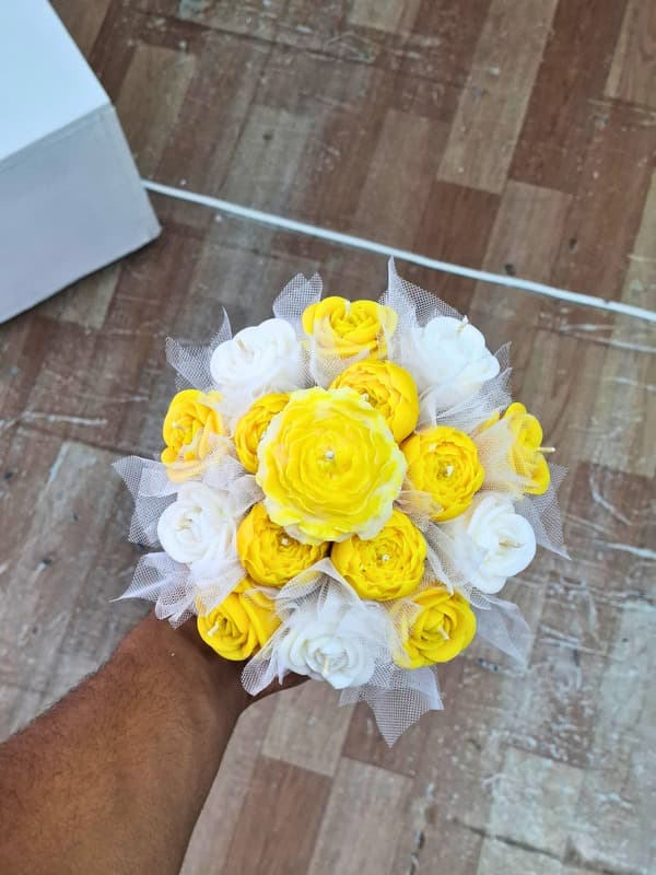 Bouquet en tonos amarillos