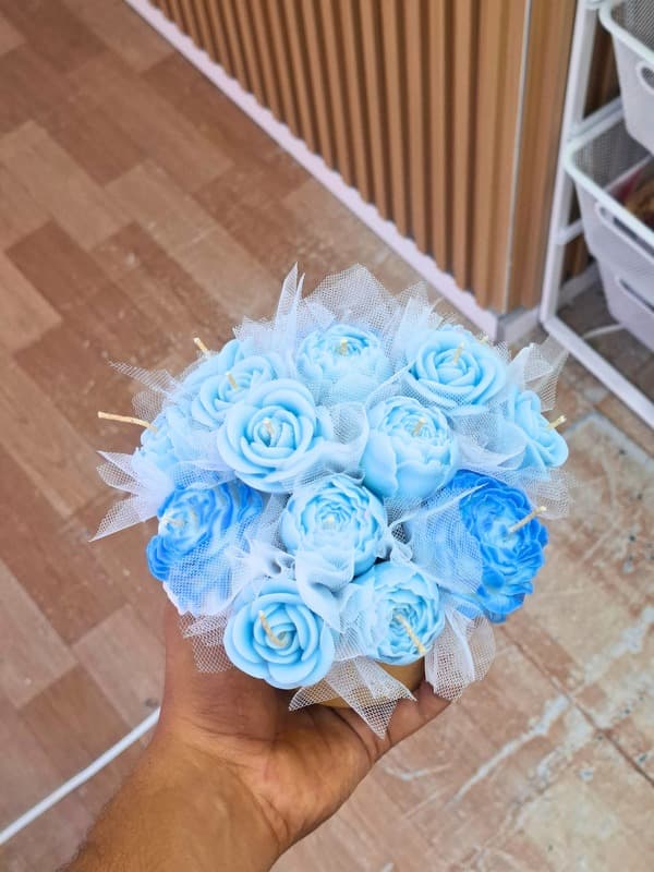 Bouquet en tonos azul cielo